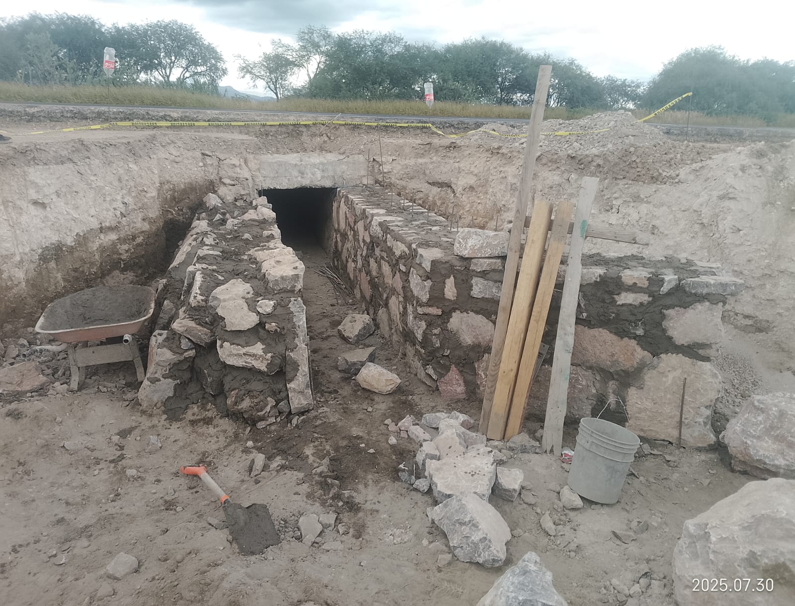 Construcción de alcantarilla de mampostería